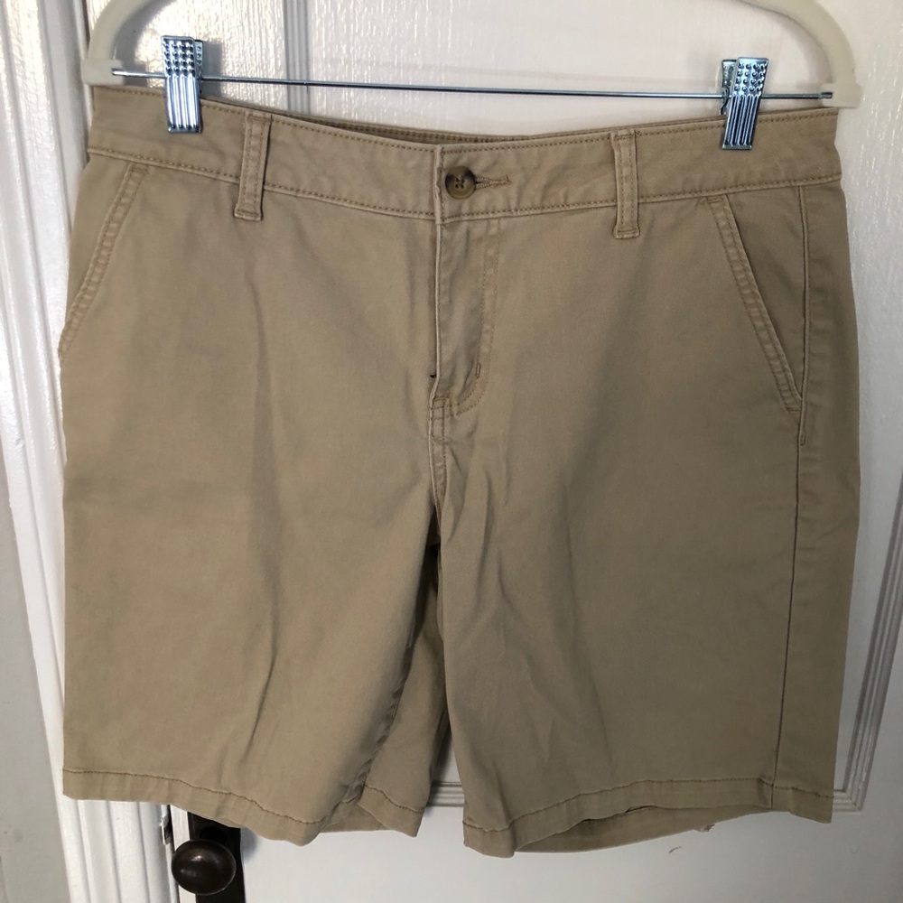 Khaki shorts. Size 8. Excellent condition.